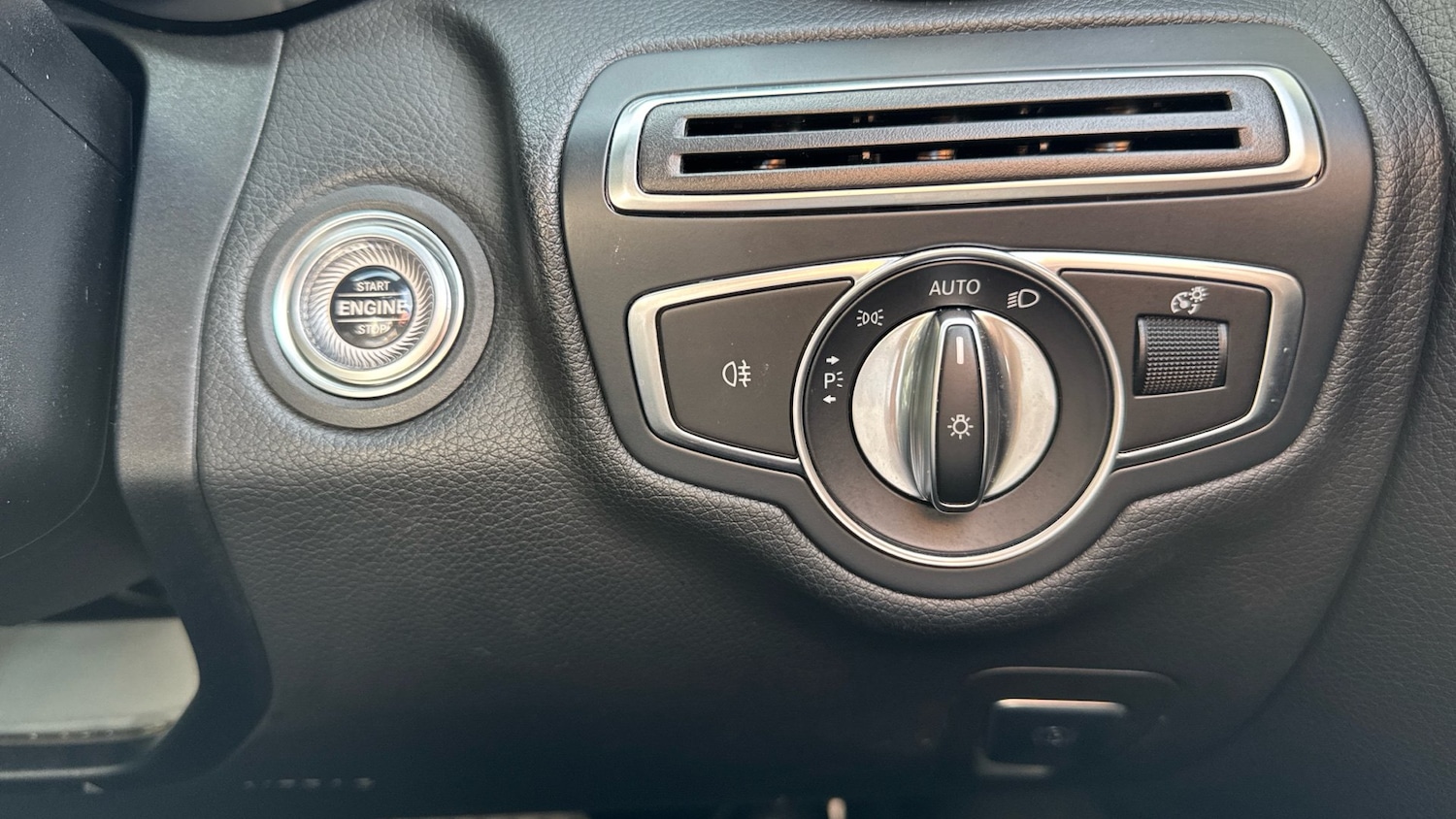 Used Mercedes-Benz C-Class 2019 for sale - 76127973: Photo 23