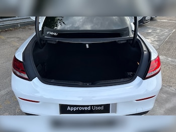 Used Mercedes-Benz C-Class 2019 for sale - 76127973: Photo 4