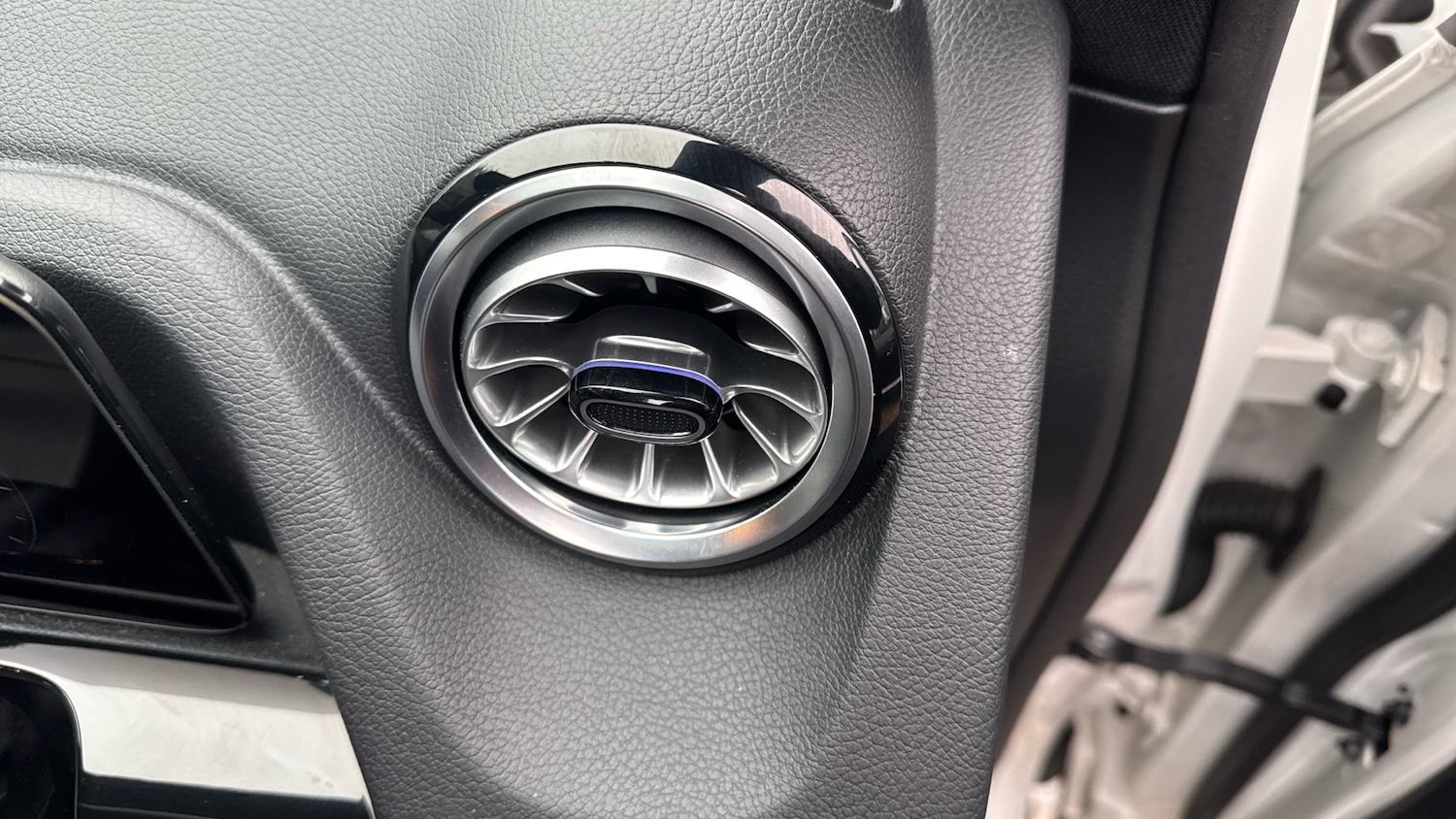 Used Mercedes-Benz GLA 2023 for sale - 77128069: Photo 31