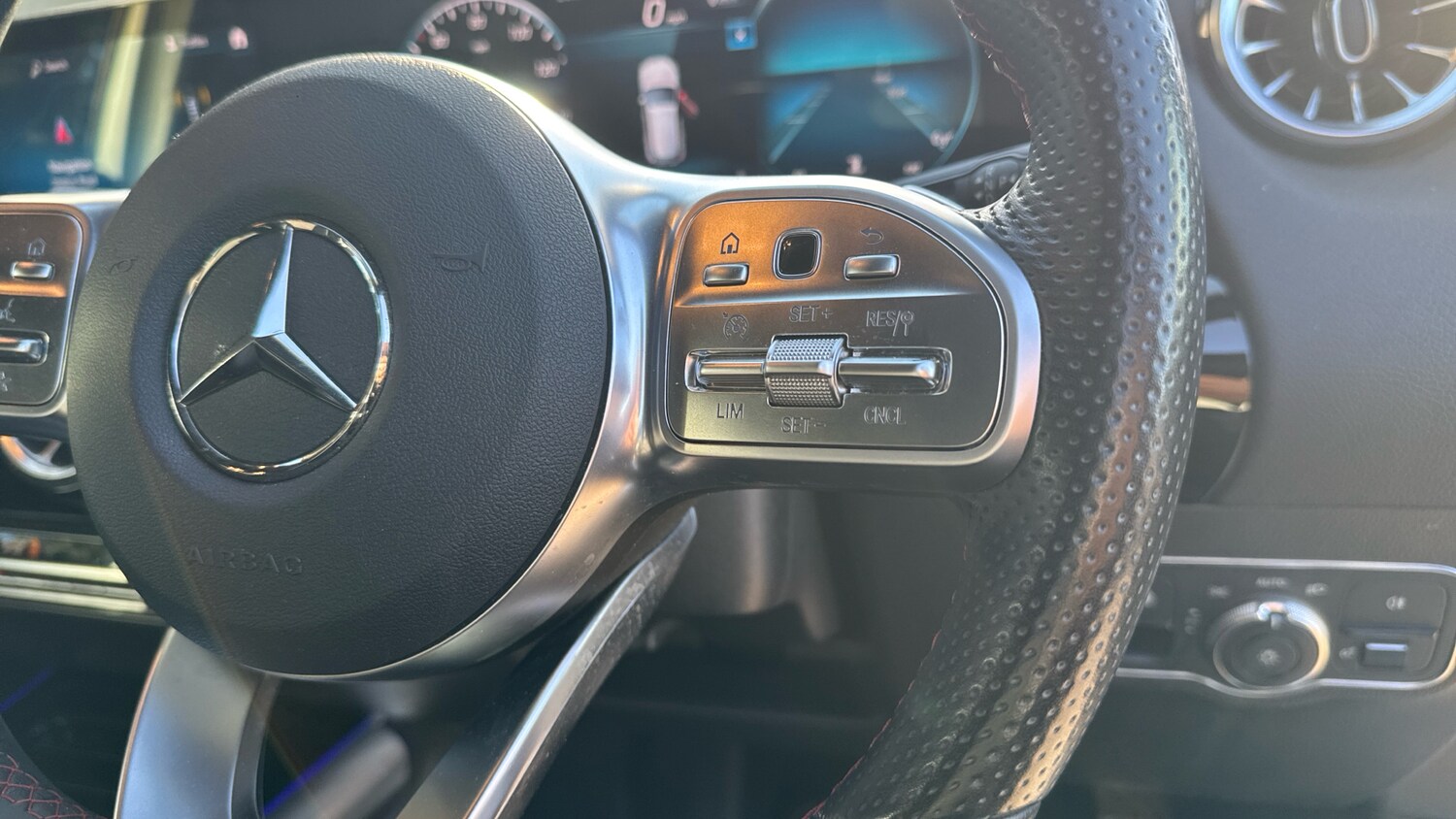 Used Mercedes-Benz GLA 2021 for sale - 76161781: Photo 33