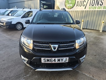 Used Dacia Sandero Stepway 2015 for sale - 76780080: Photo