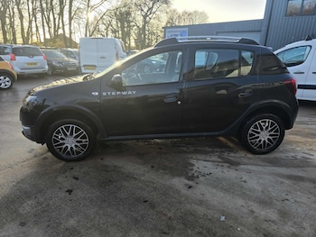 Used Dacia Sandero Stepway 2015 for sale - 76780080: Photo