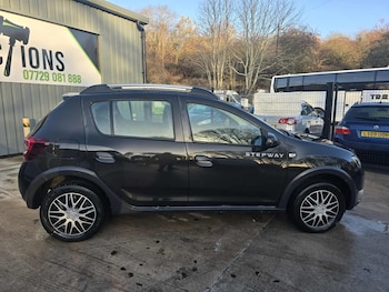 Used Dacia Sandero Stepway 2015 for sale - 76780080: Photo