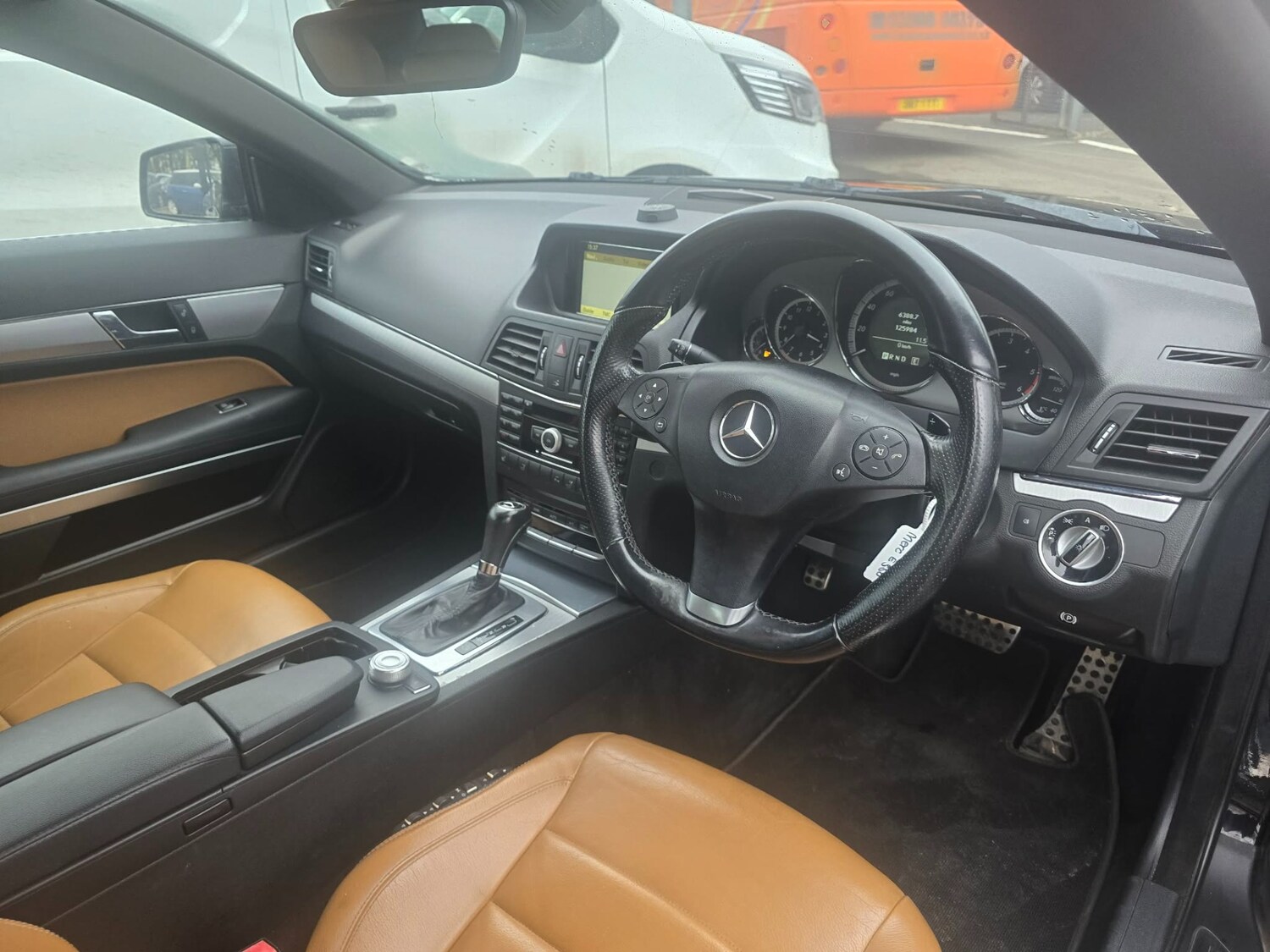 Used Mercedes-Benz E Class 2011 for sale - 77877432: Photo 7