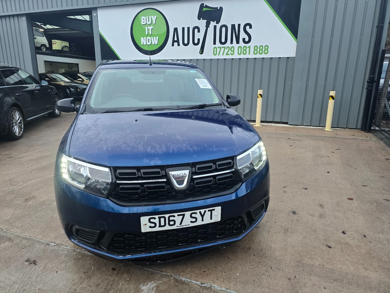 Used Dacia Sandero 2017 for sale - 77224854: Photo 2