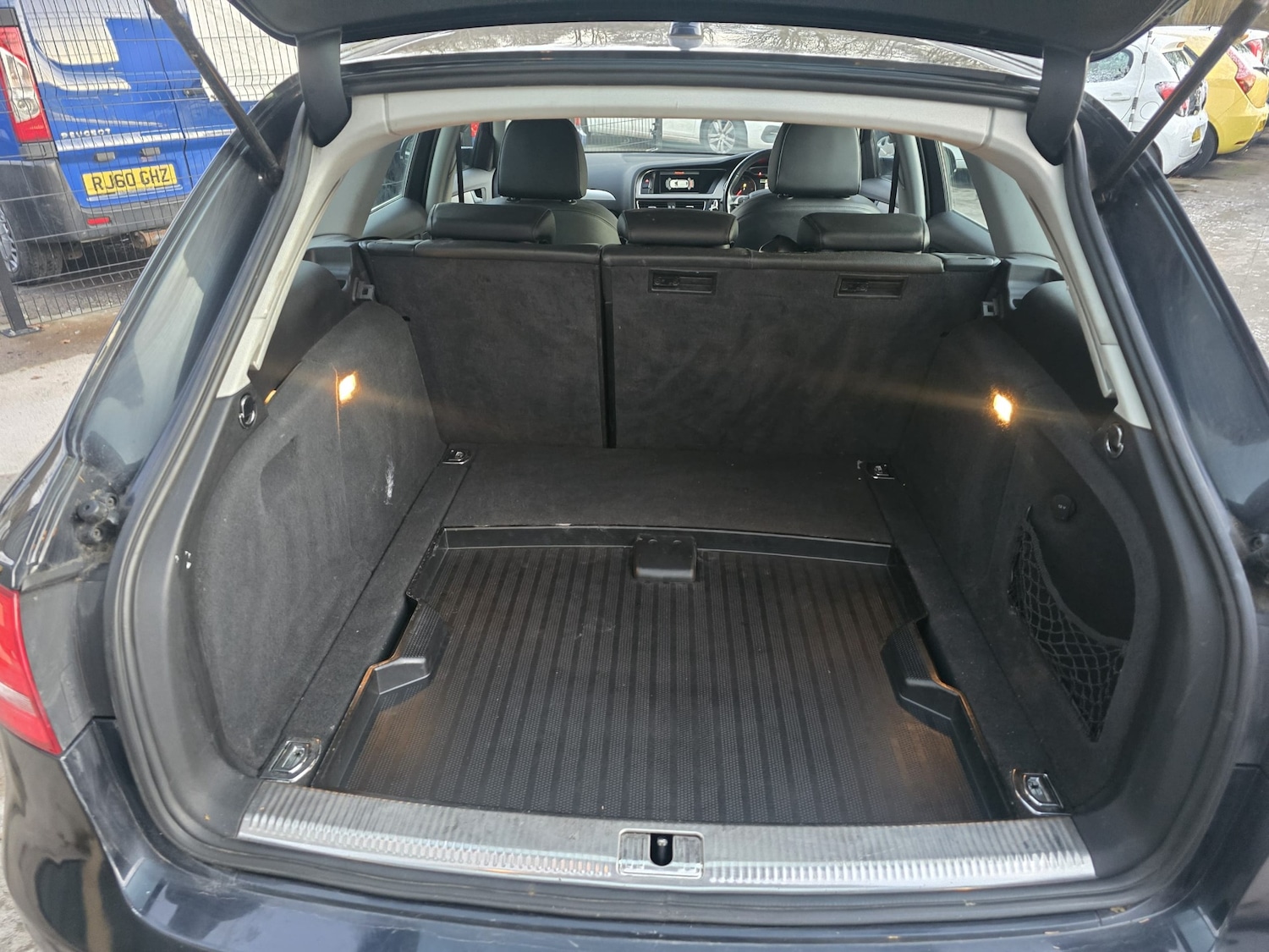 Used Audi A4 2013 for sale - 76626648: Photo 8