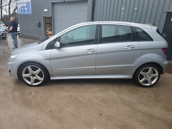 Used Mercedes-Benz B Class 2011 for sale - 77903568: Photo