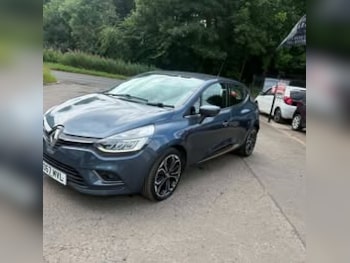 Used Renault Clio 2017 for sale - 79476861: Photo