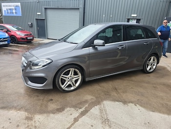 Used Mercedes-Benz B Class 2015 for sale - 77603755: Photo