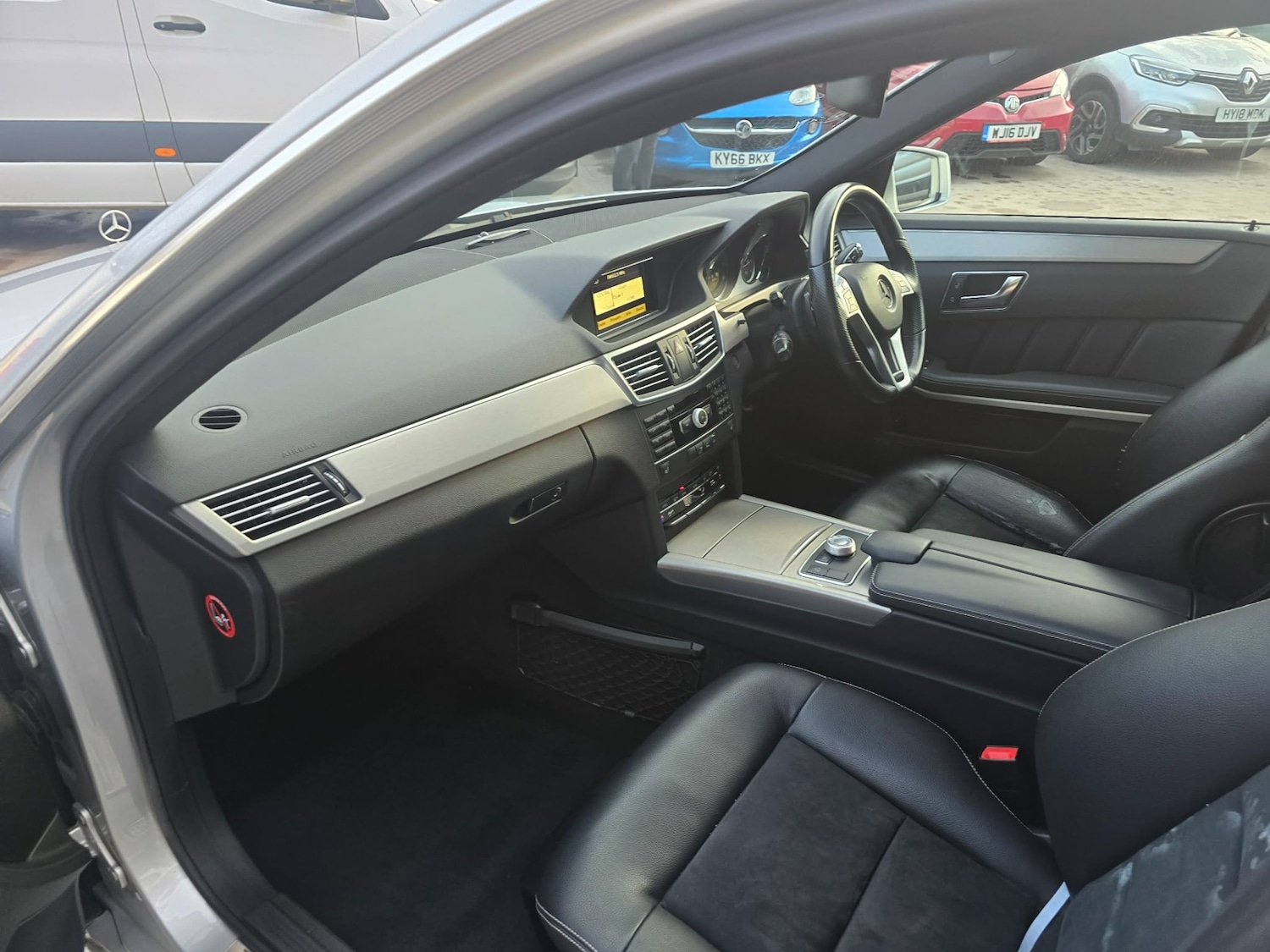 Used Mercedes-Benz E Class 2012 for sale - 77579883: Photo 10