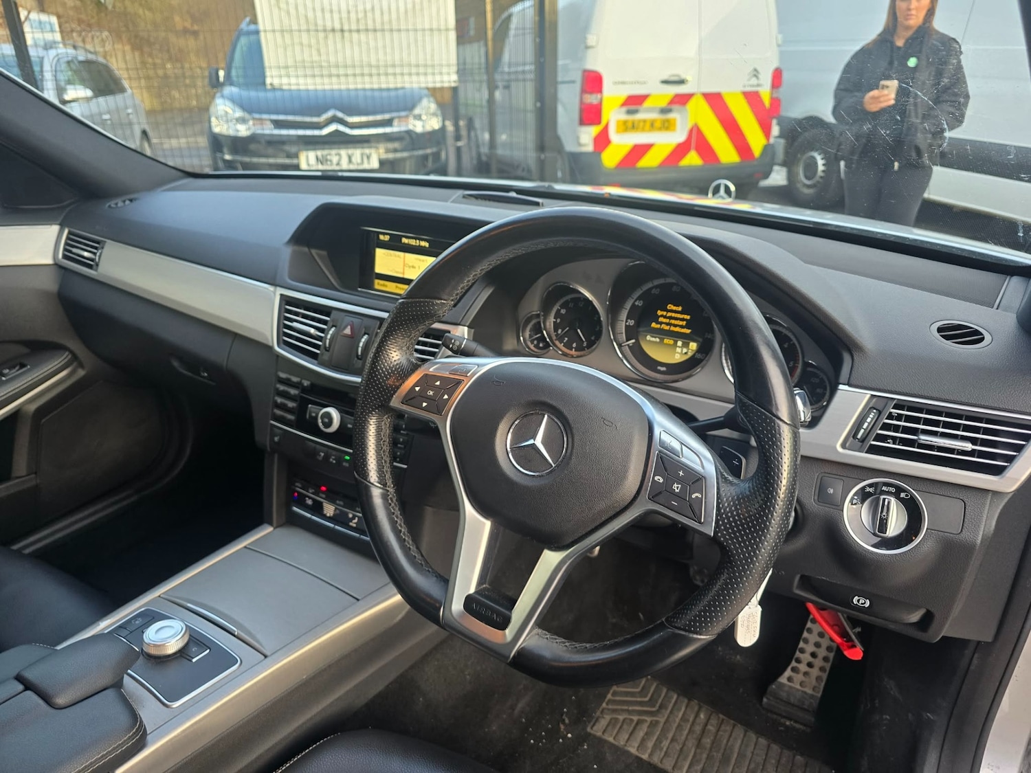 Used Mercedes-Benz E Class 2012 for sale - 77579883: Photo 8