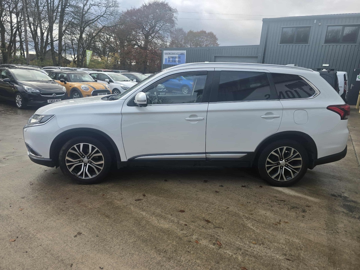 Used Mitsubishi Outlander 2017 for sale - 76504526: Photo 4