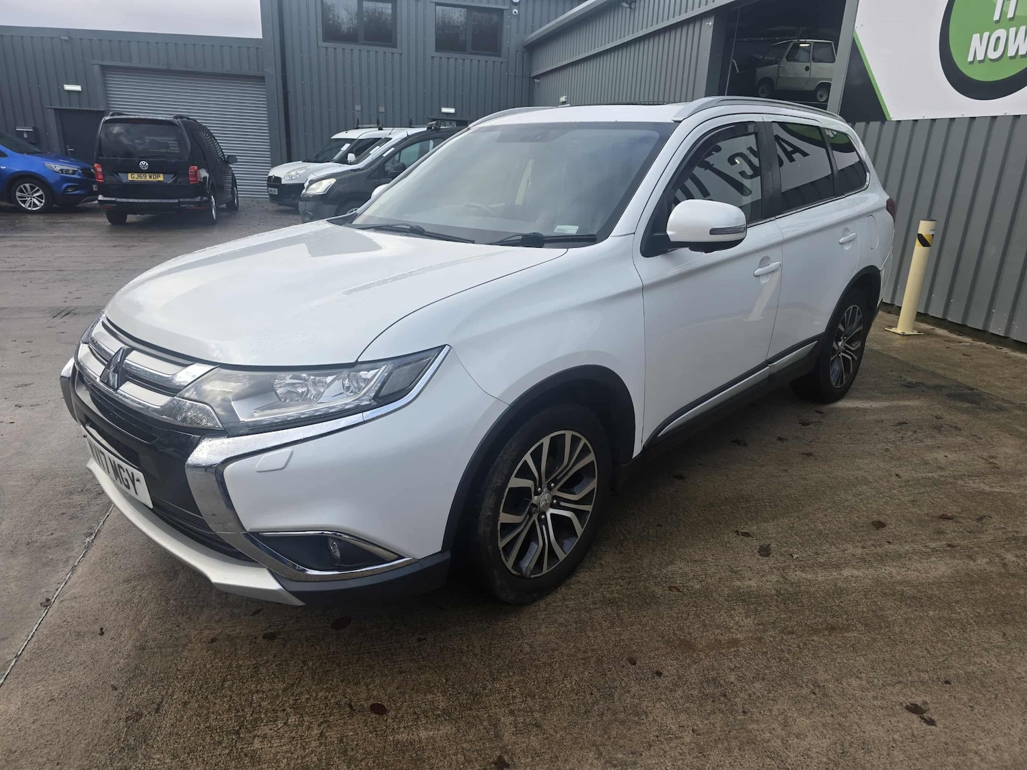 Used Mitsubishi Outlander 2017 for sale - 76504526: Photo 5