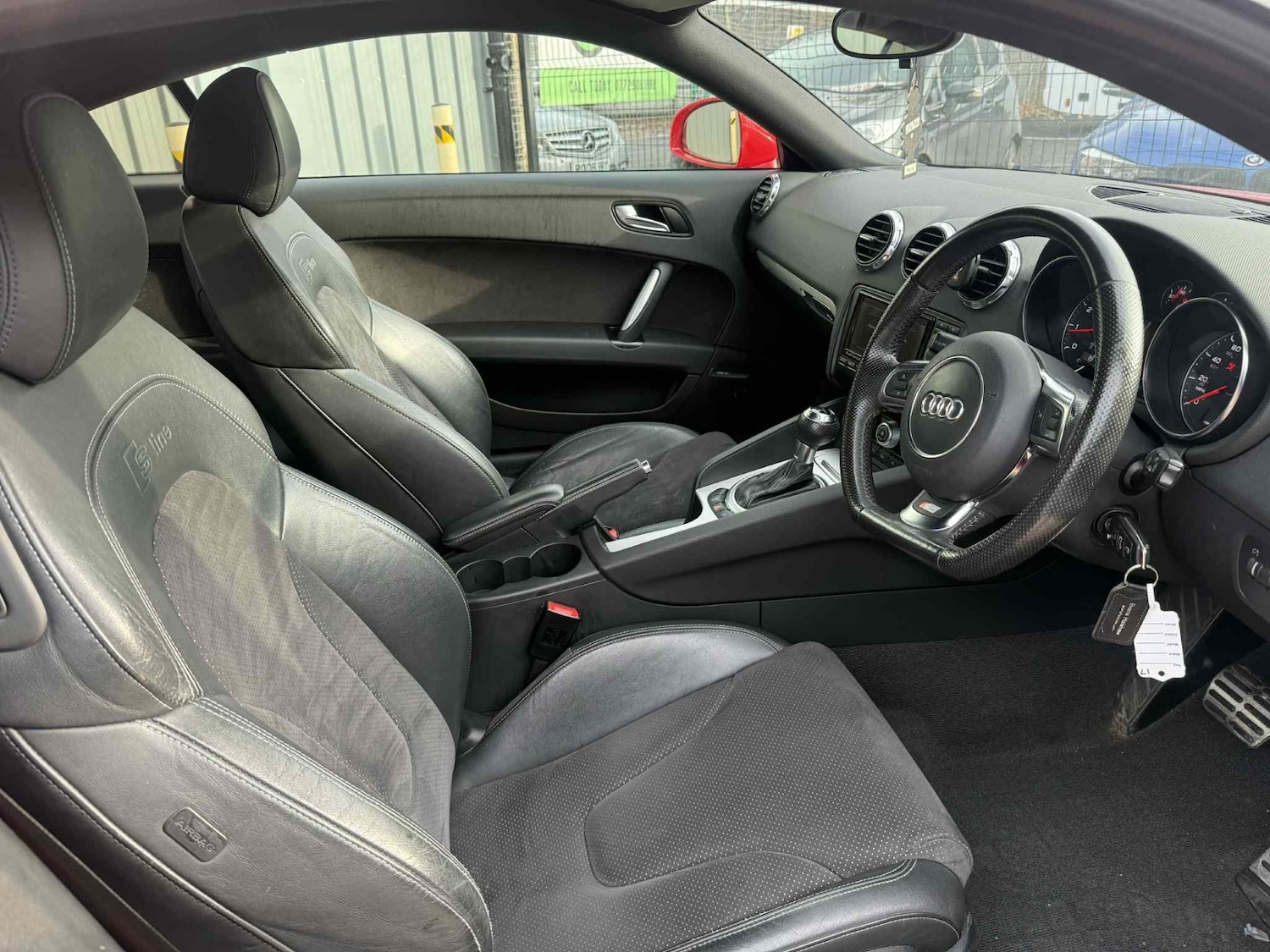 Used Audi TT 2011 for sale - 76352671: Photo 8