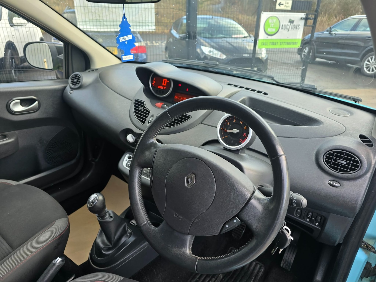 Used Renault Twingo 2014 for sale - 77351155: Photo 7