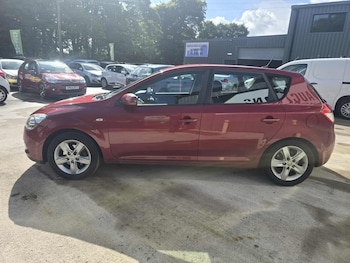Used Kia Ceed 2010 for sale - 75932192: Photo