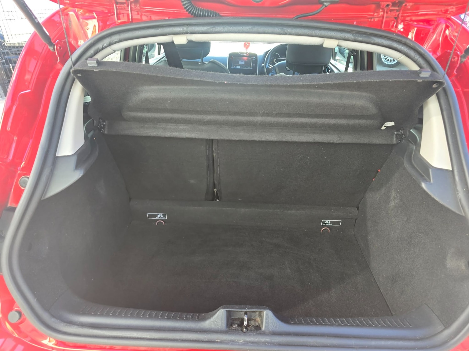 Used Renault Clio 2014 for sale - 77973776: Photo 11