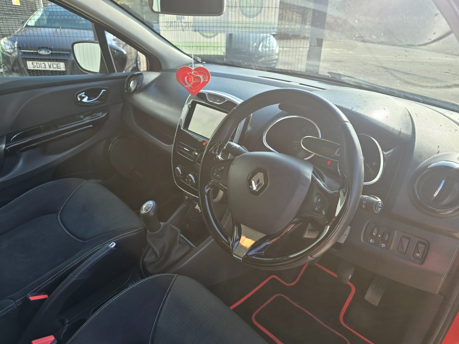 Used Renault Clio 2014 for sale - 77973776: Photo 7