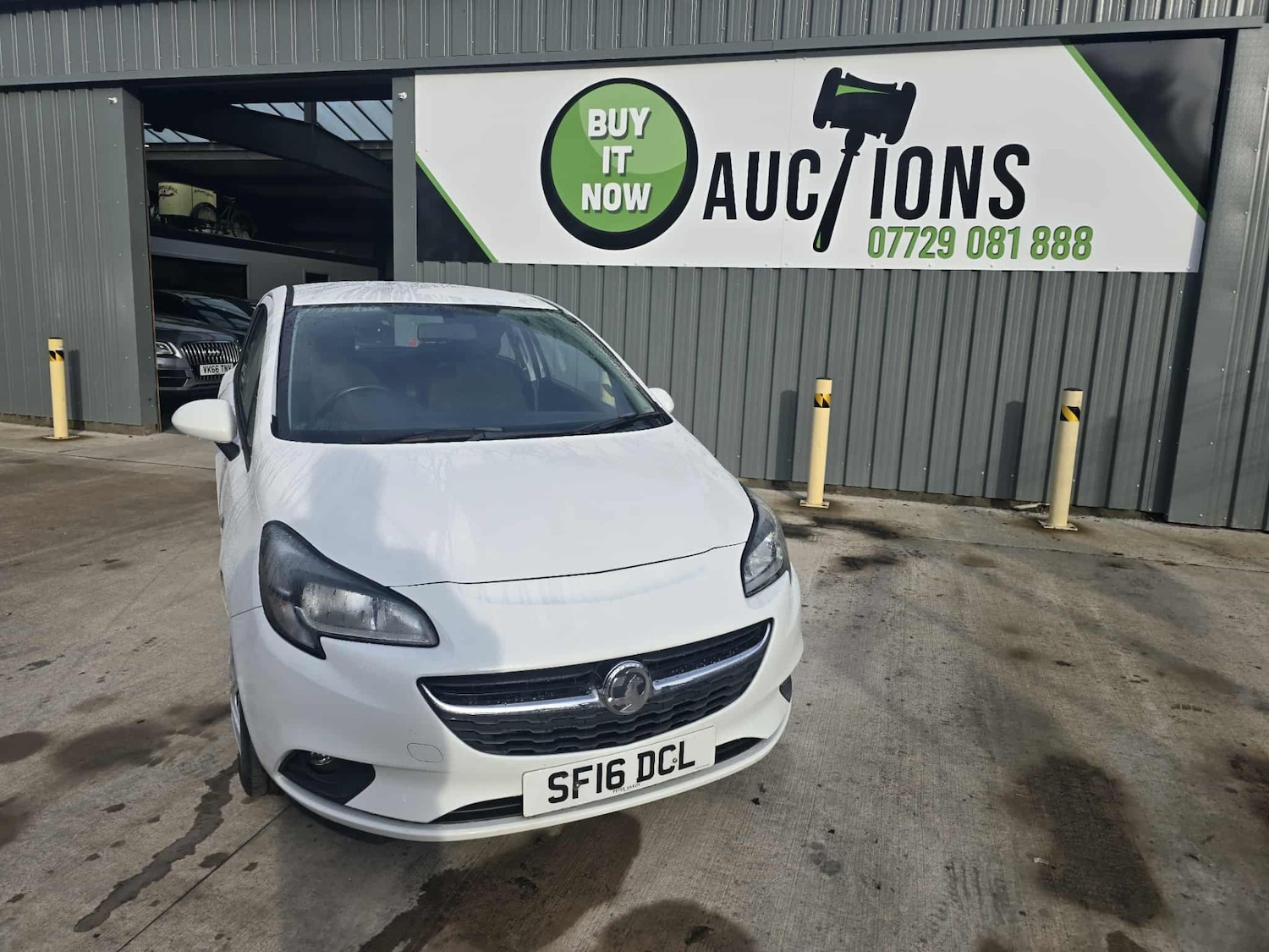 Used Vauxhall Corsa 2016 for sale - 76352335: Photo 2