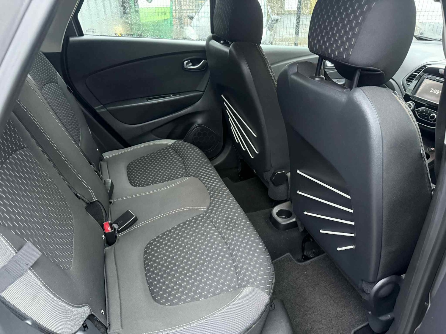 Used Renault Captur 2018 for sale - 76426414: Photo 9