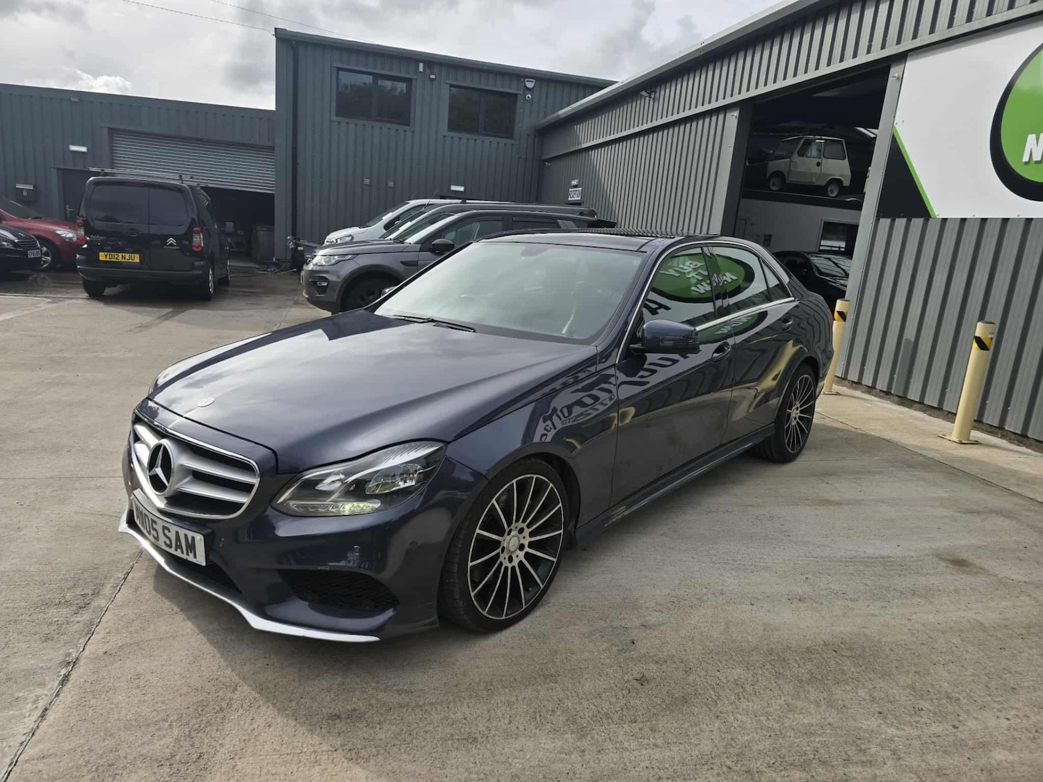 Used Mercedes-Benz E Class 2013 for sale - 75996110: Photo 11