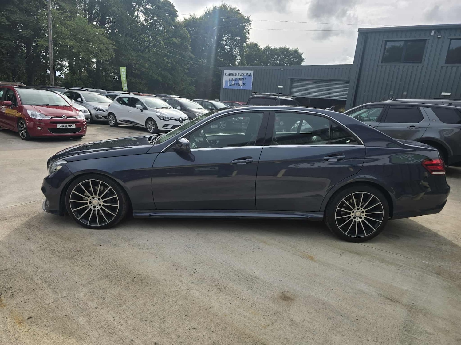 Used Mercedes-Benz E Class 2013 for sale - 75996110: Photo 2