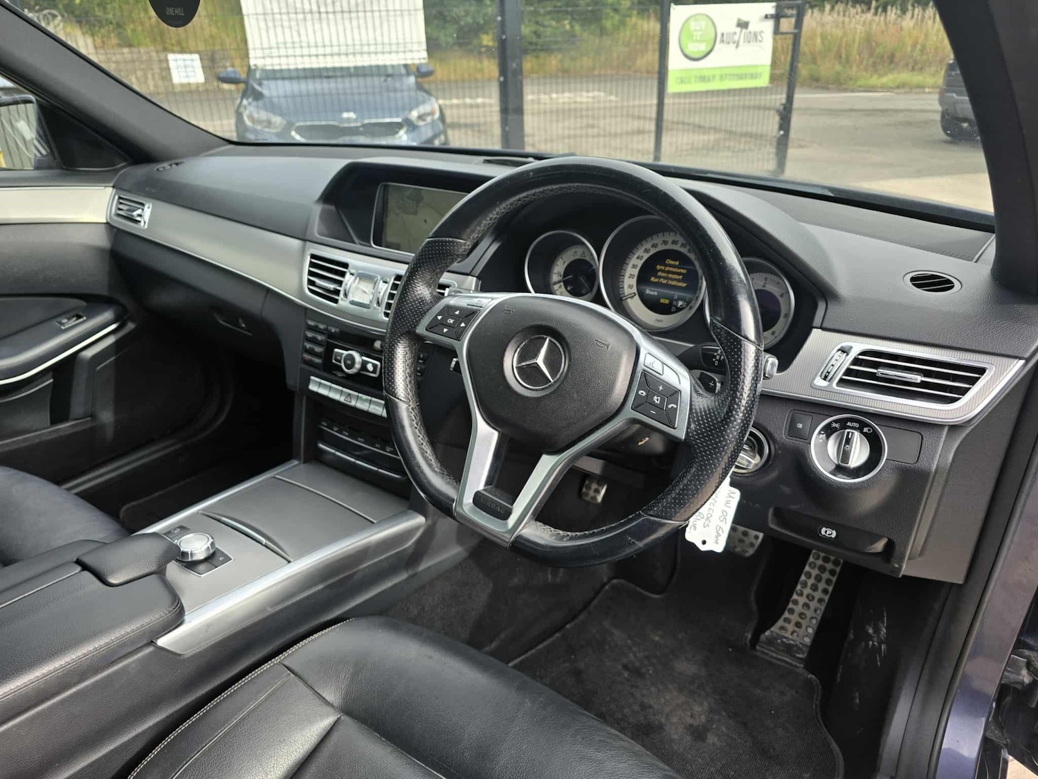 Used Mercedes-Benz E Class 2013 for sale - 75996110: Photo 6