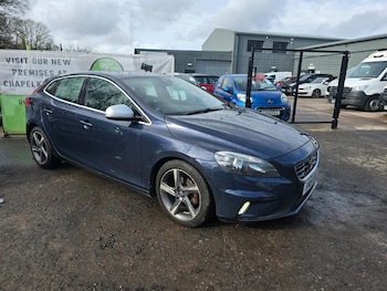 Used Volvo V40 2015 for sale - 77714957: Photo