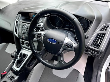 Used Ford Focus 2014 for sale - 76244547: Photo