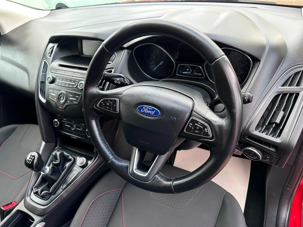 Used Ford Focus 2015 for sale - 76379455: Photo 3