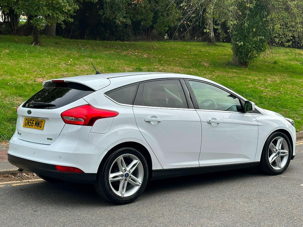 Used Ford Focus 2015 for sale - 76172262: Photo 2