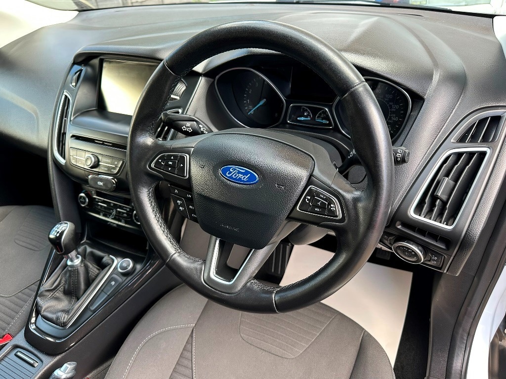 Used Ford Focus 2015 for sale - 76172262: Photo 3