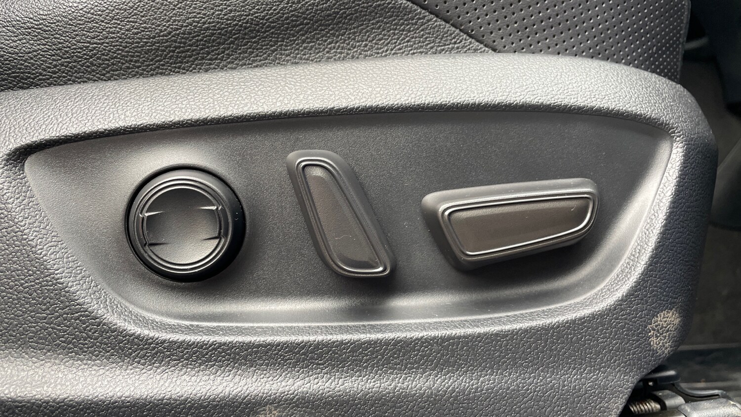 Used Toyota C-HR 2020 for sale - 76864095: Photo 24