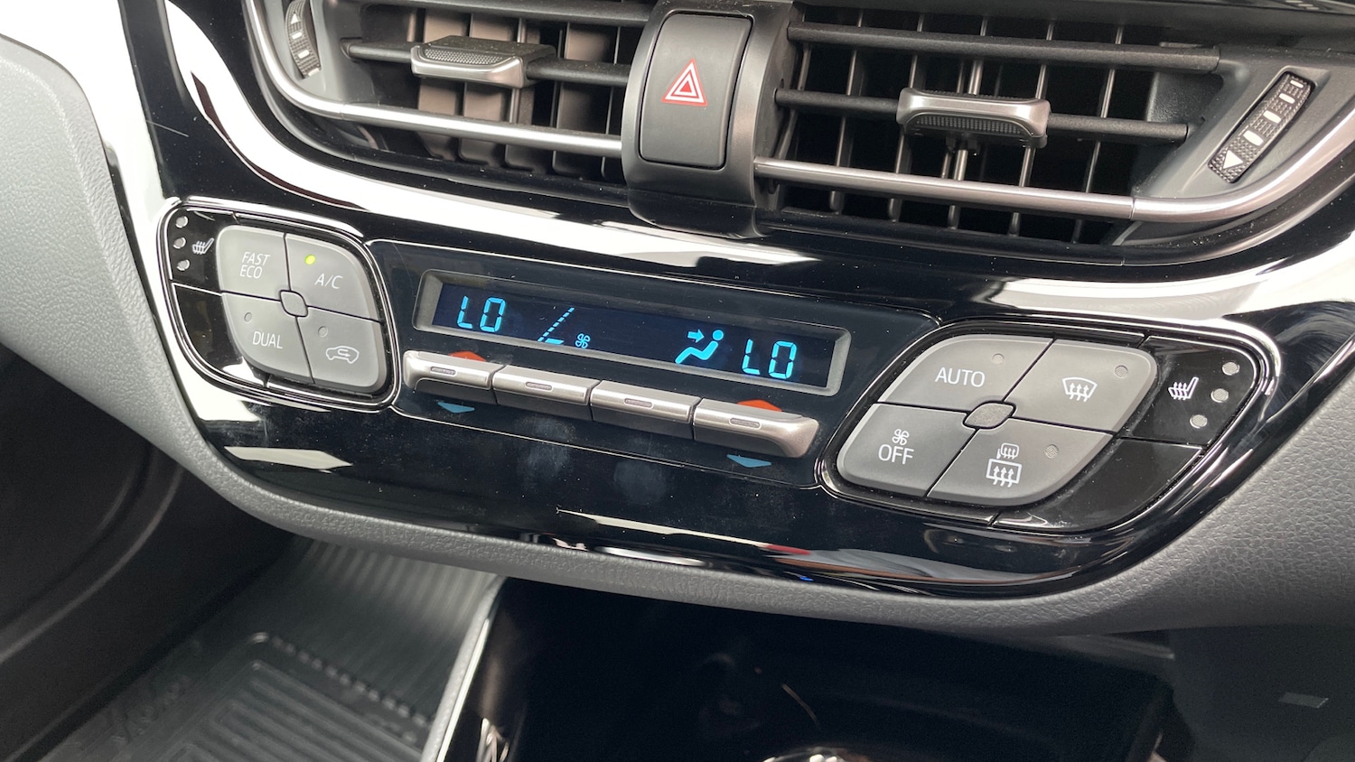 Used Toyota C-HR 2020 for sale - 76864095: Photo 25