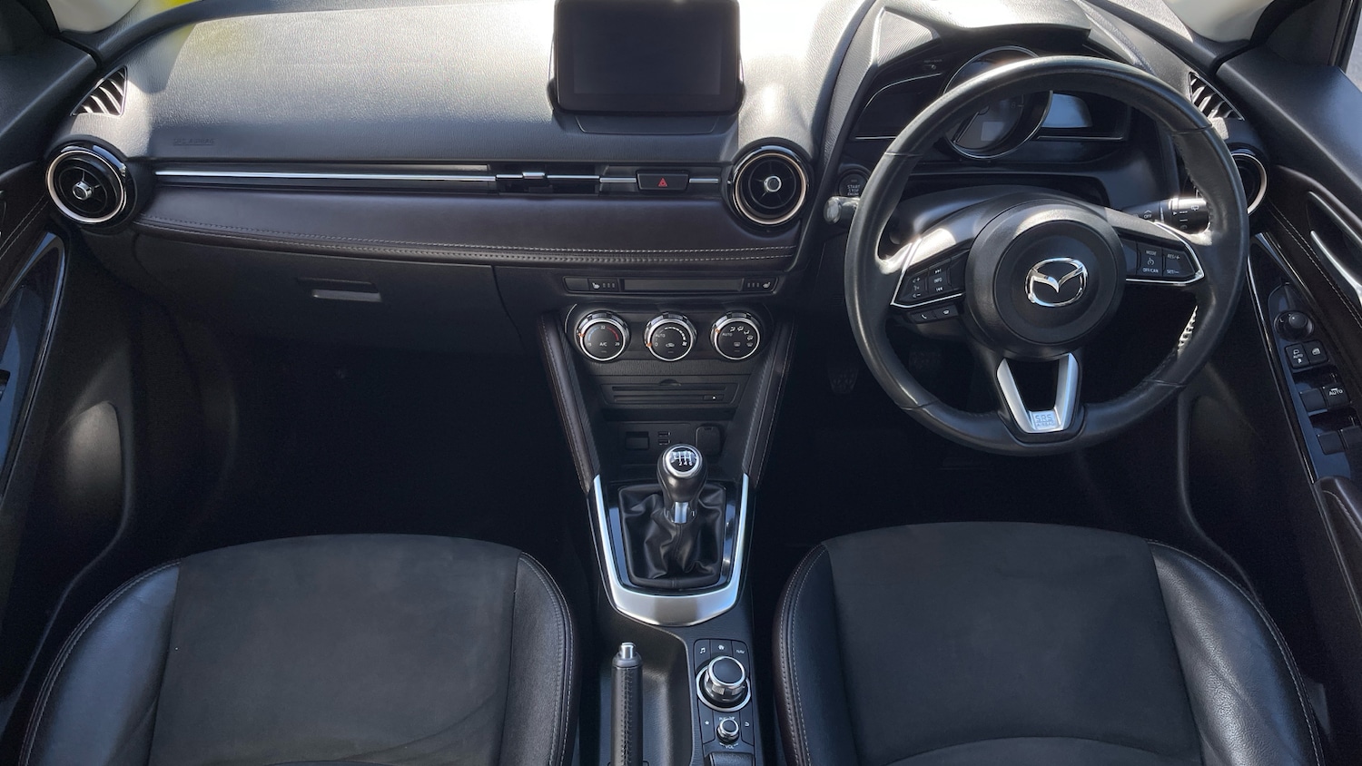 Used Mazda Mazda2 2018 for sale - 76030189: Photo 11
