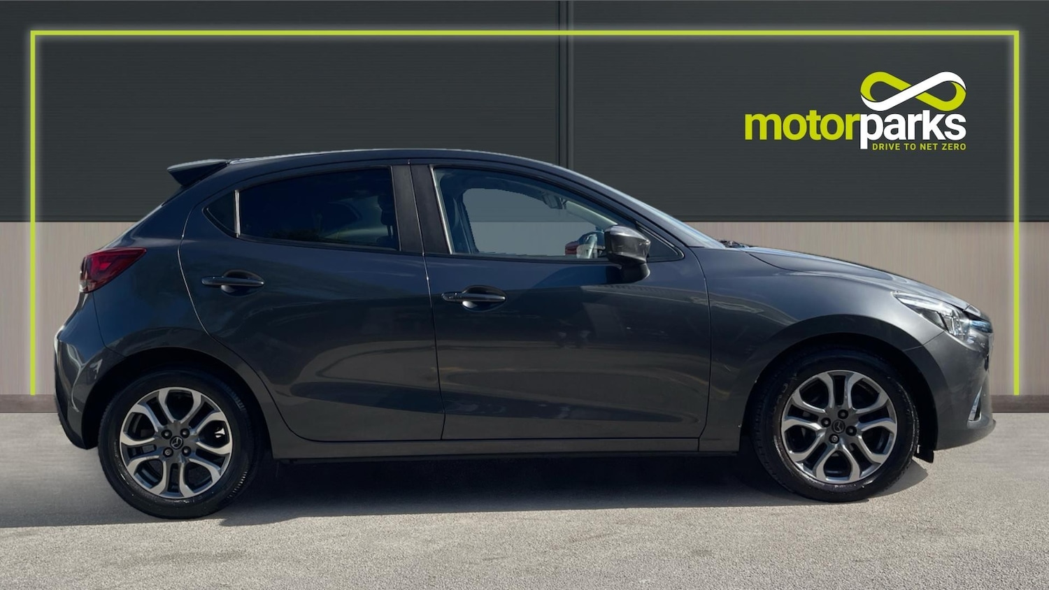Used Mazda Mazda2 2018 for sale - 76030189: Photo 2
