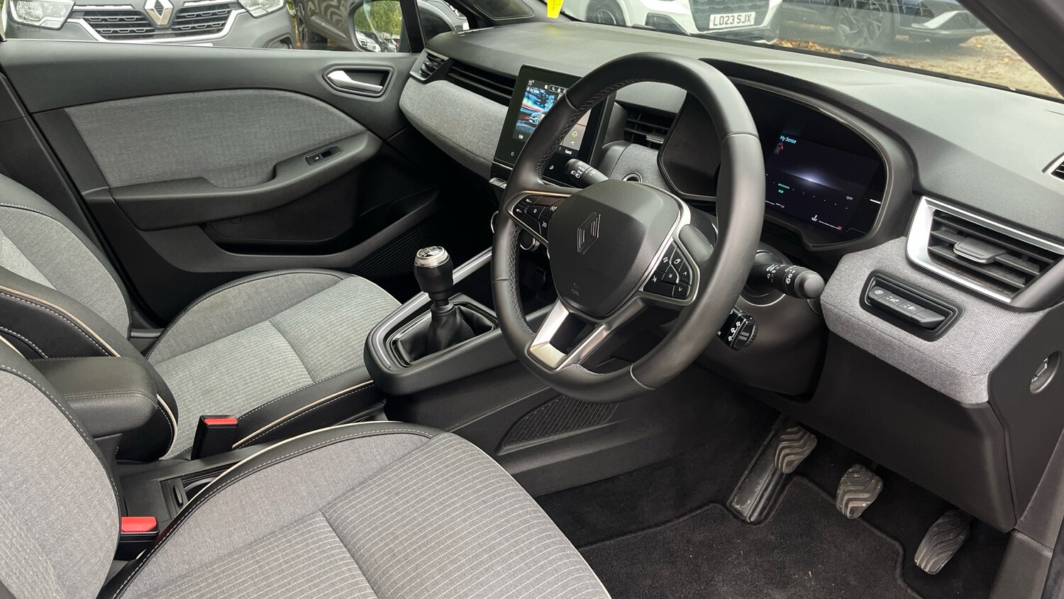 Used Renault Clio 2024 for sale - 76186949: Photo 9