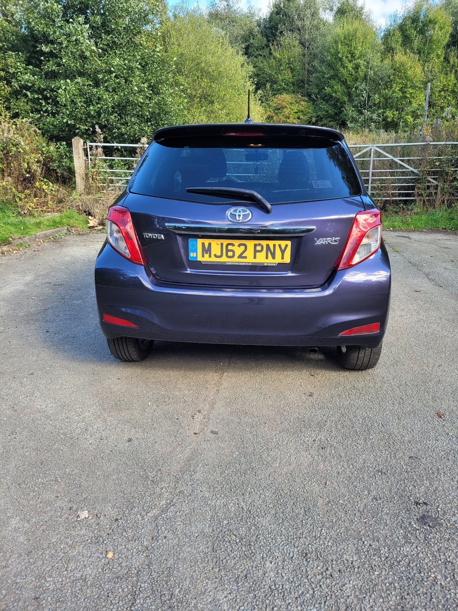 Used Toyota Yaris 2012 for sale - 76027965: Photo 11