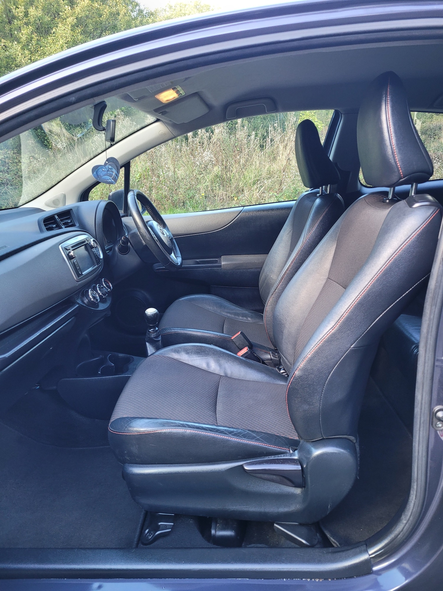 Used Toyota Yaris 2012 for sale - 76027965: Photo 20