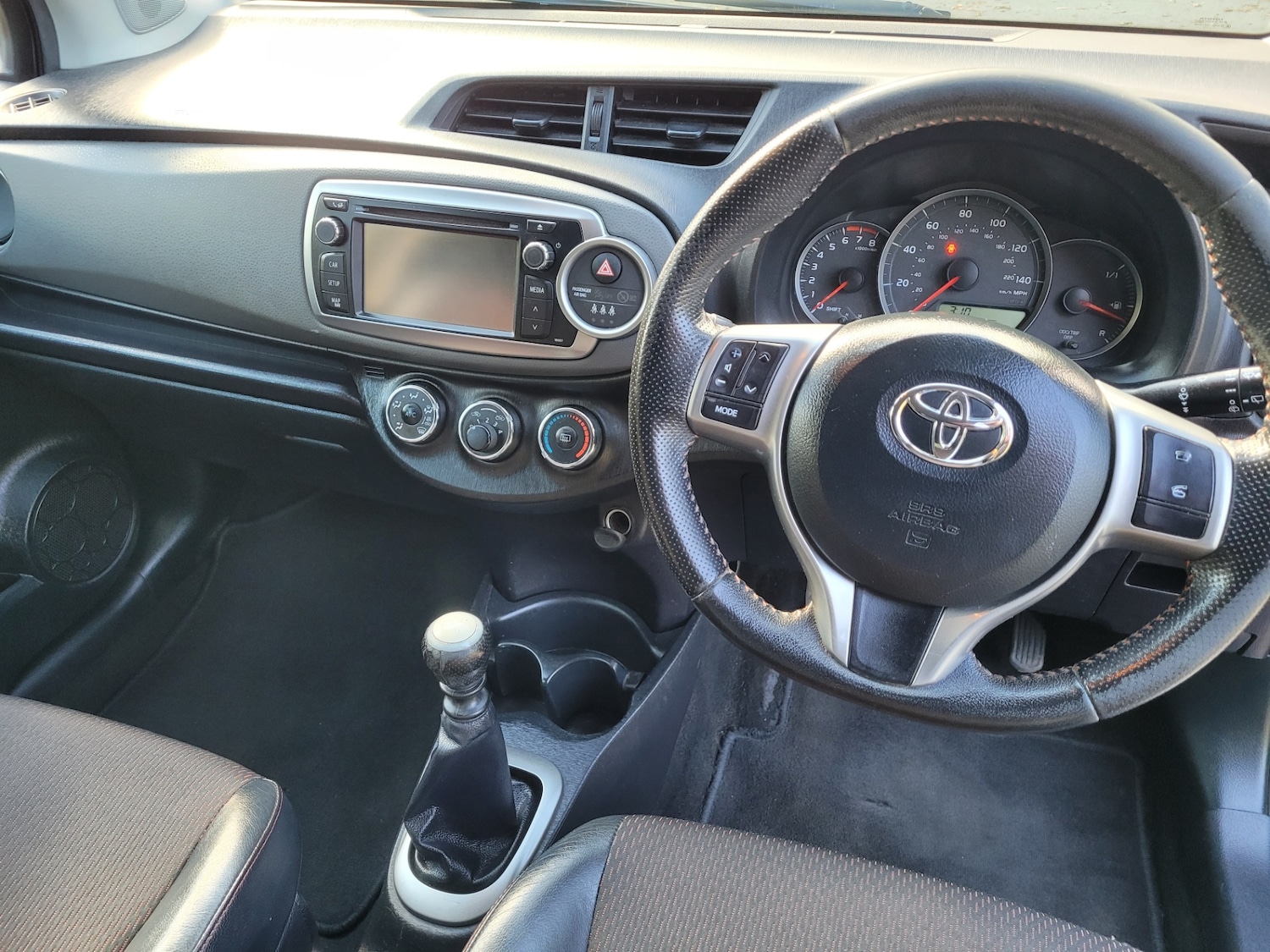 Used Toyota Yaris 2012 for sale - 76027965: Photo 26