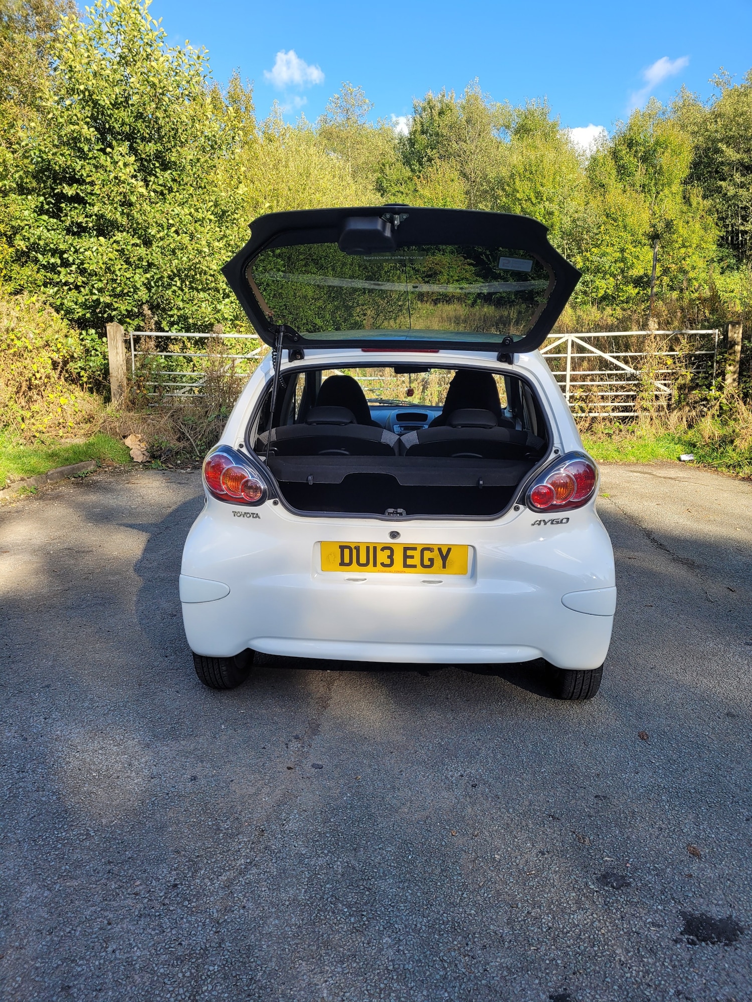 Used Toyota AYGO 2013 for sale - 76024251: Photo 10