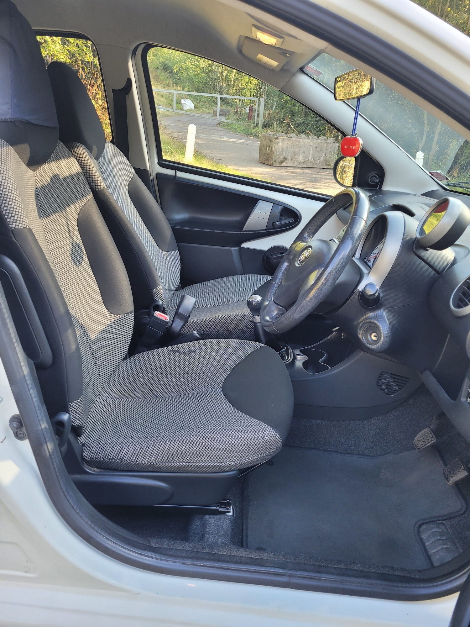 Used Toyota AYGO 2013 for sale - 76024251: Photo 22