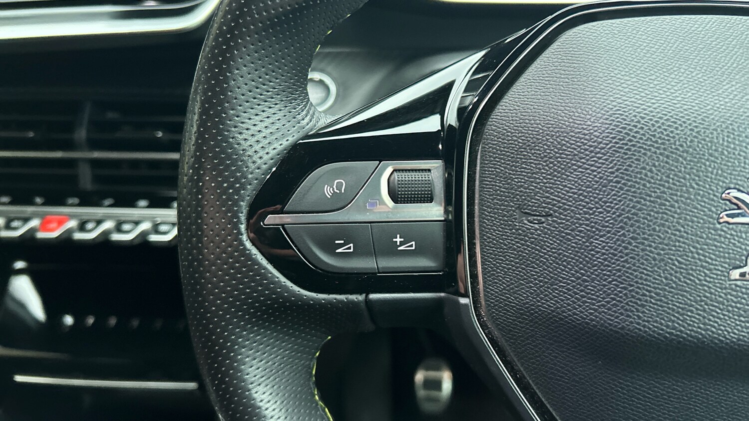 Used Peugeot 208 2022 for sale - 77268705: Photo 23