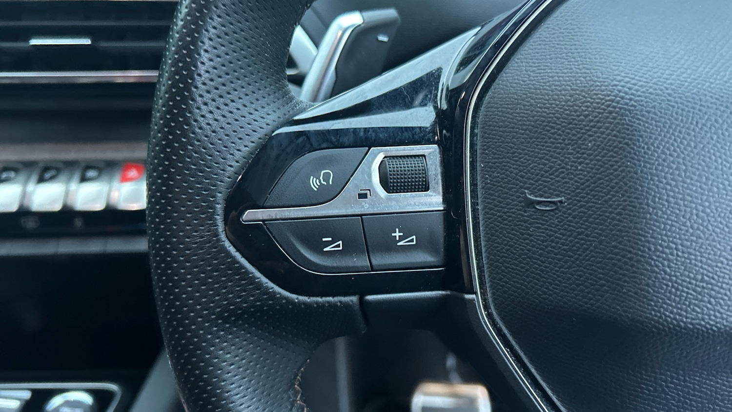 Used Peugeot 5008 2023 for sale - 77218110: Photo 23