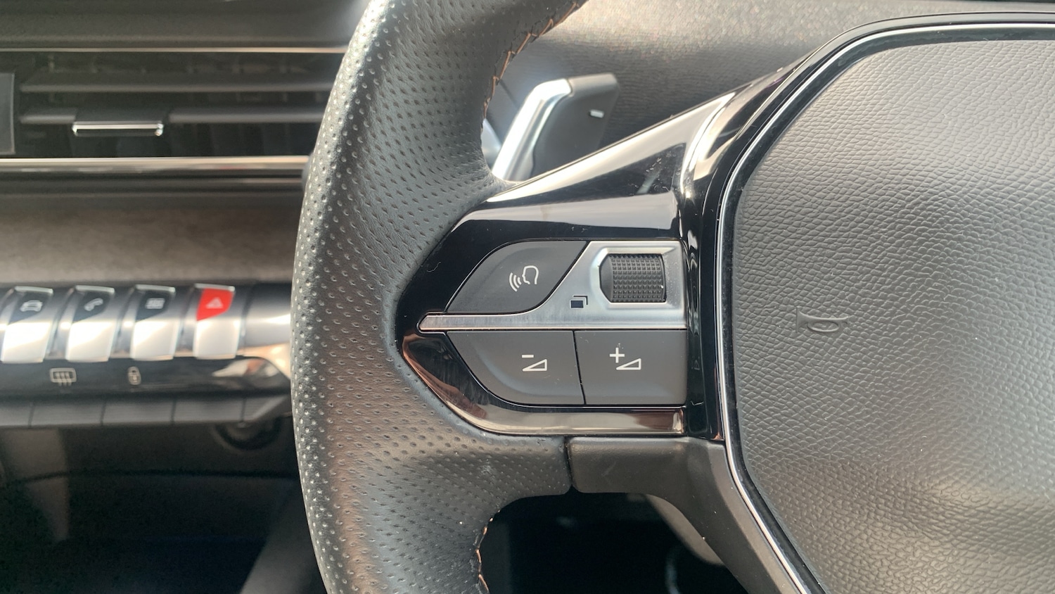 Used Peugeot 5008 2024 for sale - 75942625: Photo 23