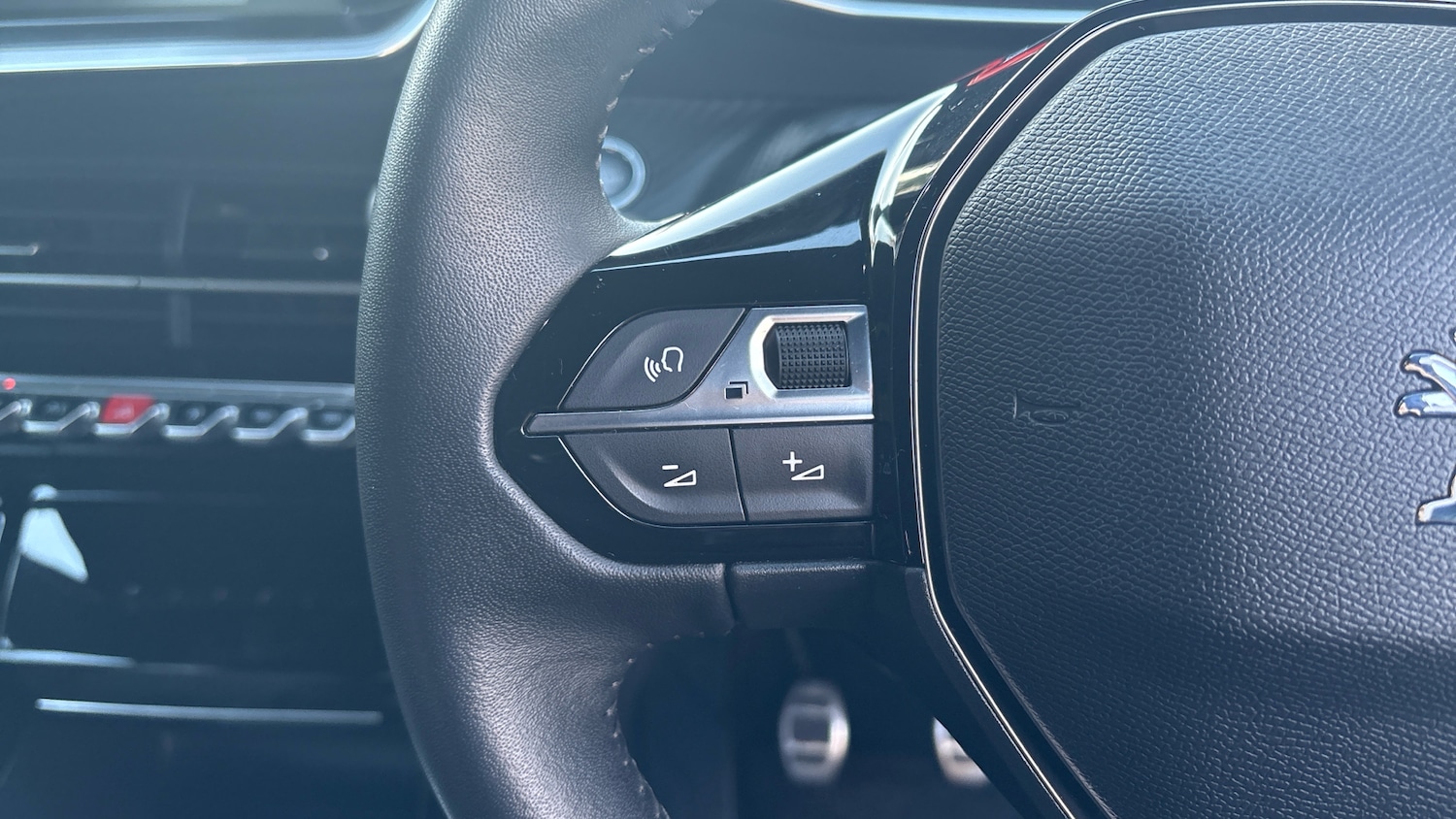 Used Peugeot 2008 2023 for sale - 77587829: Photo 23