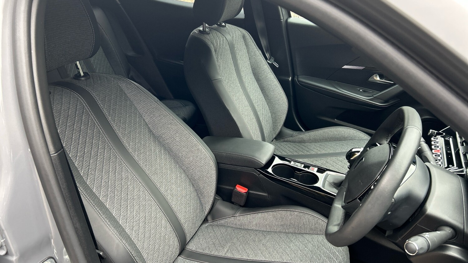 Used Peugeot 2008 2024 for sale - 76241084: Photo 42