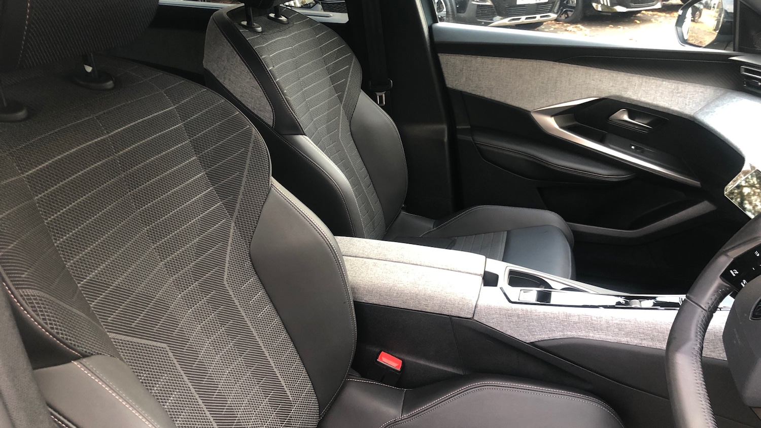 Used Peugeot 5008 2024 for sale - 76500506: Photo 42