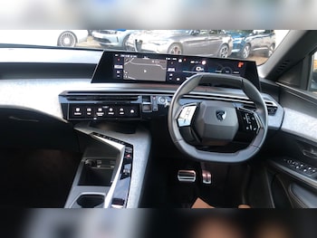 Used Peugeot 5008 2024 for sale - 76500506: Photo