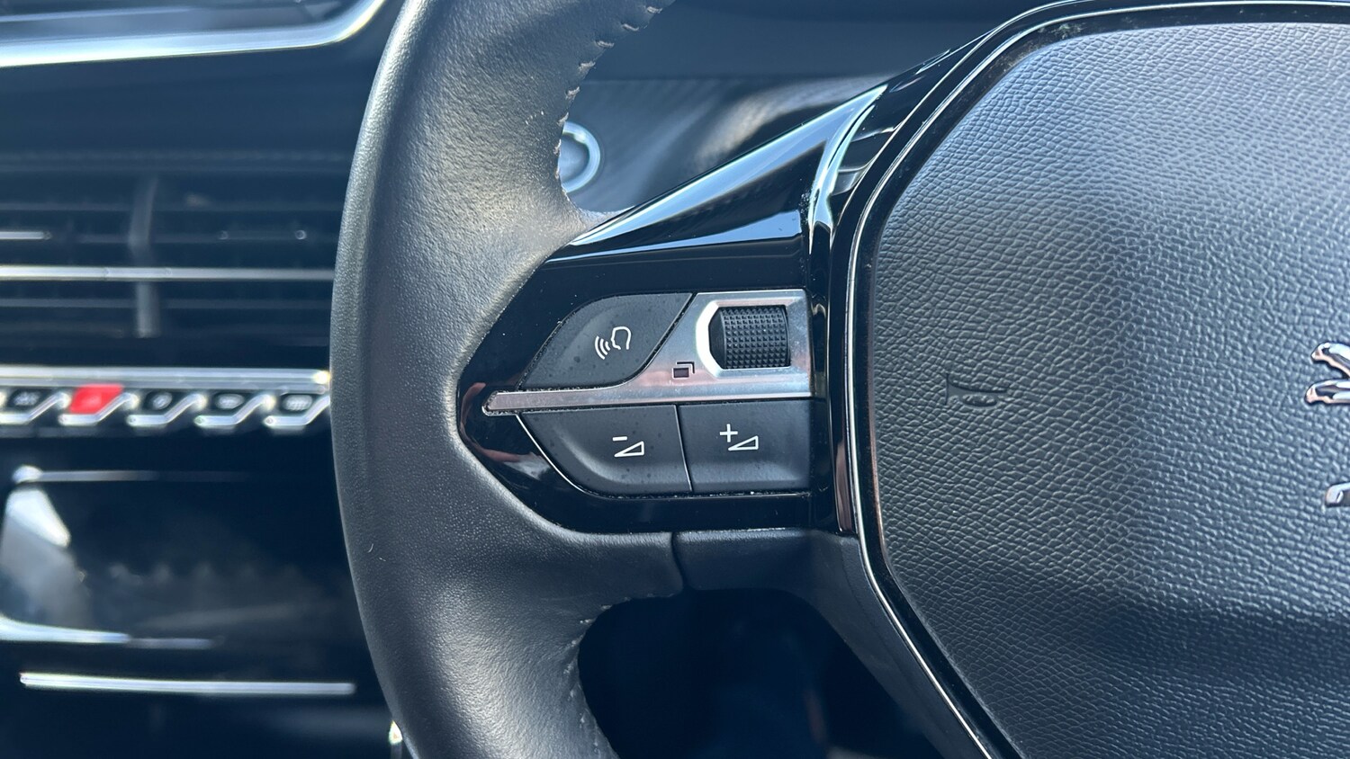 Used Peugeot 2008 2022 for sale - 77332423: Photo 23